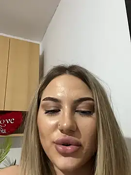 ScarlettMussee online show from April 14, 2026, 9:31 pm