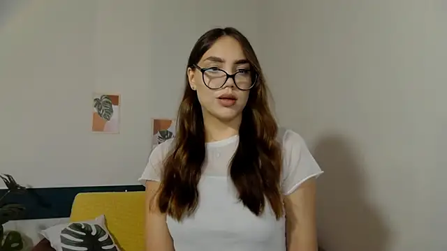 NebulaaHaven online show from April 17, 2026, 7:49 pm