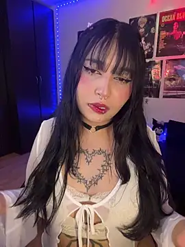 Hinataaa  online show from May 25, 2026, 4:34 am