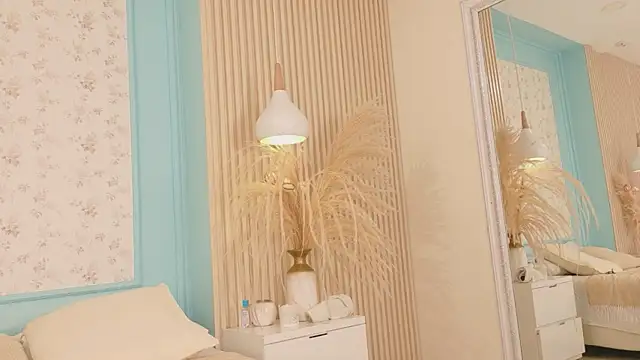 SarayCortez online show from April 5, 2026, 8:15 pm