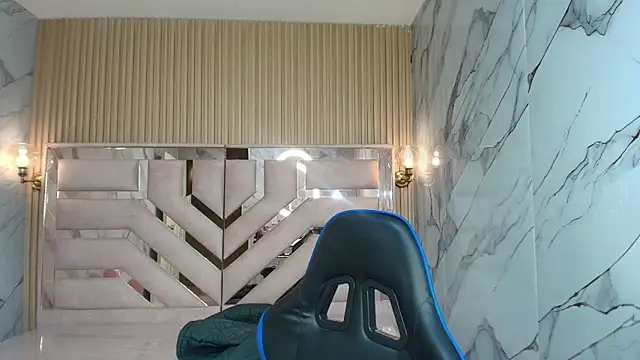 luna  r  online show from April 2, 2026, 3:02 am