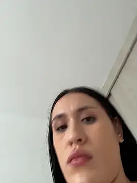 SerenaFox  online show from April 18, 2026, 7:58 pm