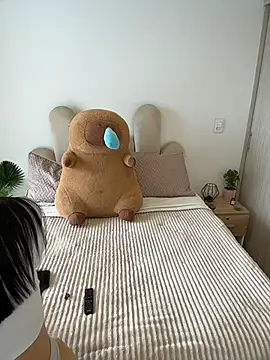 SerenaFox  online show from April 15, 2026, 2:54 pm