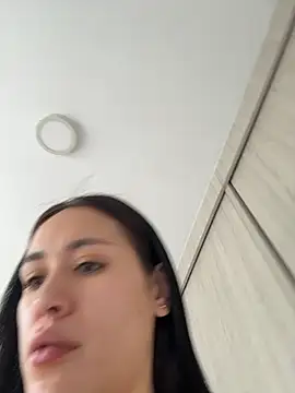 Snapshot of SerenaFox_ chatting on May 28, 2026, 2:34 pm SerenaFox online show from May 28, 2026, 2:34 pm