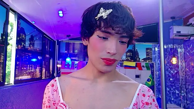 Snapshot of IsaacNovaa chatting on June 25, 2026, 8:58 pm IsaacNovaa online show from June 25, 2026, 8:58 pm