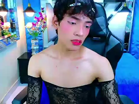 IsaacNovaa online show from April 6, 2026, 5:03 pm