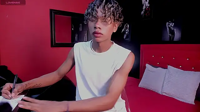 Henrikvermillion online show from April 17, 2026, 3:42 am