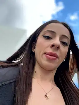 Hottiem4 online show from April 10, 2026, 12:56 pm