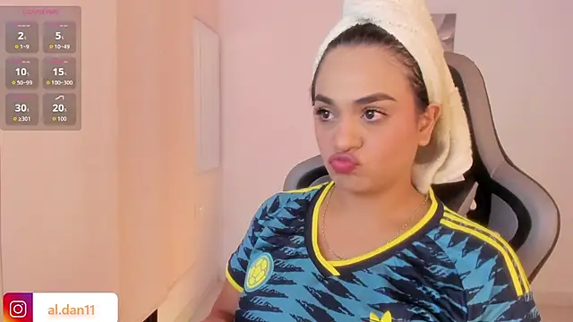 Snapshot of alana_dantes_ chatting on July 7, 2026, 4:10 pm alana dantes online show from July 7, 2026, 4:10 pm