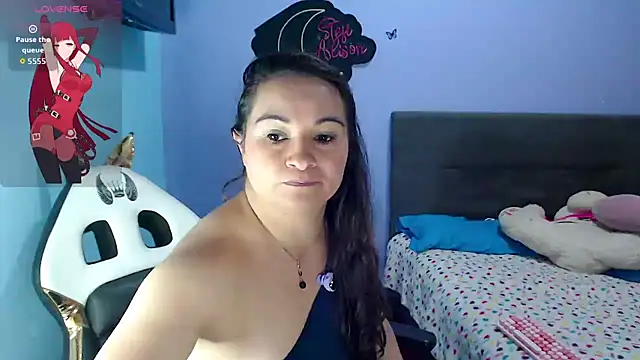 kyra sol online show from April 1, 2026, 2:02 am