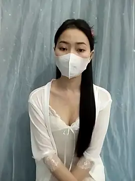 Xiangchuu online show from April 22, 2026, 3:30 pm