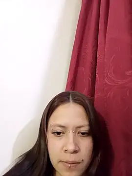 AuroraaMoonn online show from April 2, 2026, 11:44 pm