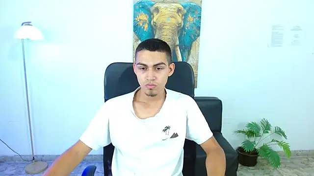 lucass 18 online show from April 16, 2026, 8:53 pm