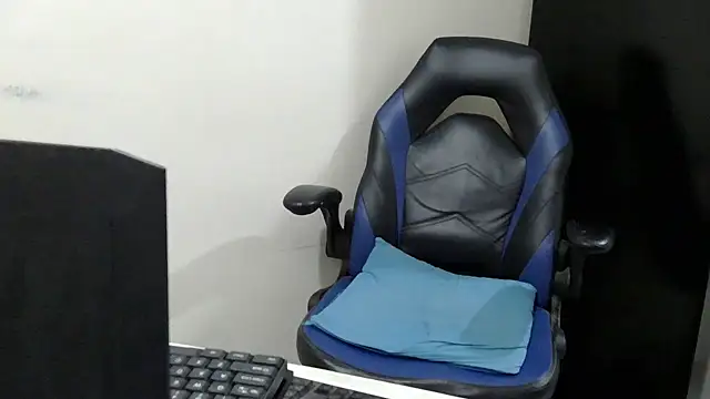 Darkkras online show from April 14, 2026, 12:04 am