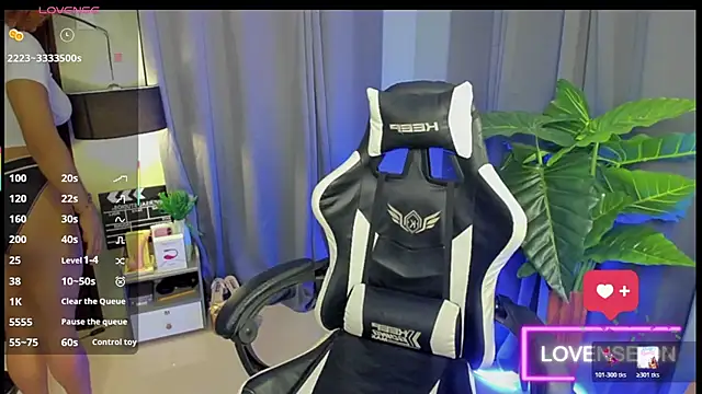 Molly McQueen online show from March 31, 2026, 5:26 pm