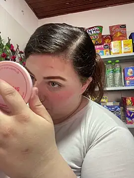 kitty  pinnk online show from April 7, 2026, 7:59 pm