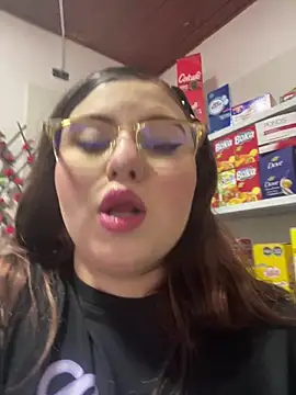 kitty  pinnk online show from March 29, 2026, 7:59 pm