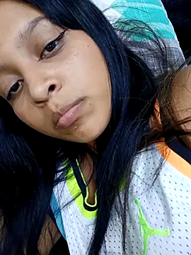 naty 18 online show from April 12, 2026, 12:03 am