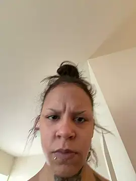 Honeyy bunzzxoxo online show from April 2, 2026, 3:51 pm