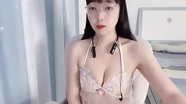 Snapshot of Anya-2026 chatting on June 3, 2026, 1:45 pm Anya-2026 online show from June 3, 2026, 1:45 pm
