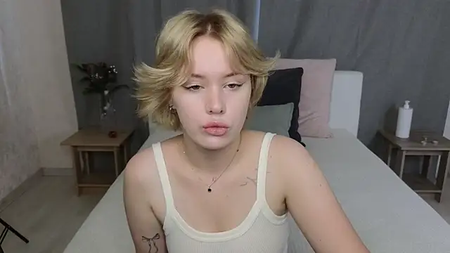 Snapshot of MelissaAvis chatting on July 19, 2026, 5:38 am MelissaAvis online show from July 19, 2026, 5:38 am