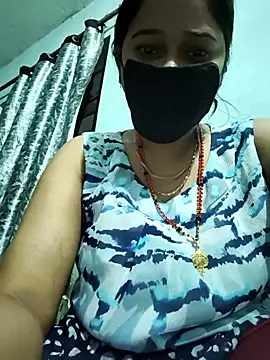 Hotmyfigure online show from March 29, 2026, 5:47 pm