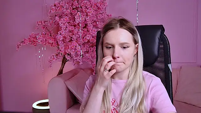 SherriButlers online show from April 1, 2026, 1:52 pm