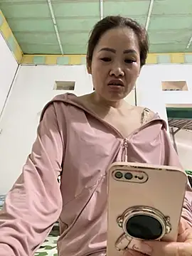 Lisa-07 online show from April 13, 2026, 3:54 am