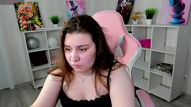 Maya Raay online show from April 6, 2026, 5:41 am