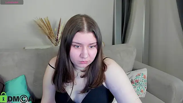 Maya Raay online show from April 4, 2026, 1:12 am