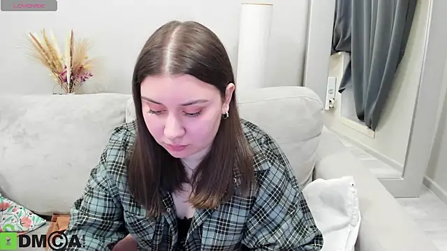 Maya Raay online show from April 1, 2026, 2:02 am