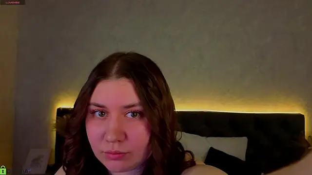 Maya Raay online show from April 11, 2026, 1:13 am