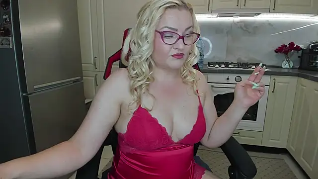 Snapshot of secr3tmistress chatting on June 18, 2026, 6:46 pm secr3tmistress online show from June 18, 2026, 6:46 pm