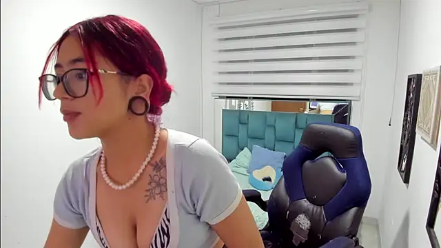 Sara Red X online show from April 8, 2026, 3:19 am