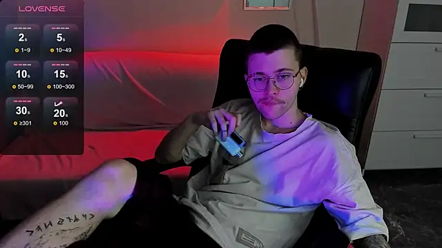 Thomas Norton online show from April 17, 2026, 8:55 pm