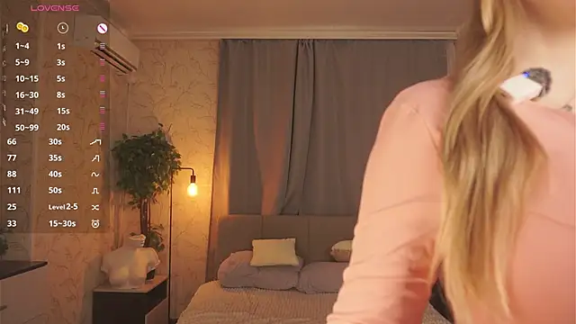 SusanneOsche online show from April 16, 2026, 4:52 pm