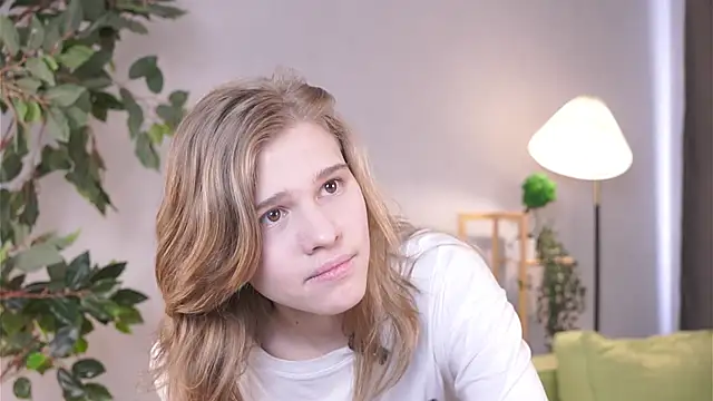 JosefaDonelan online show from March 30, 2026, 7:10 am