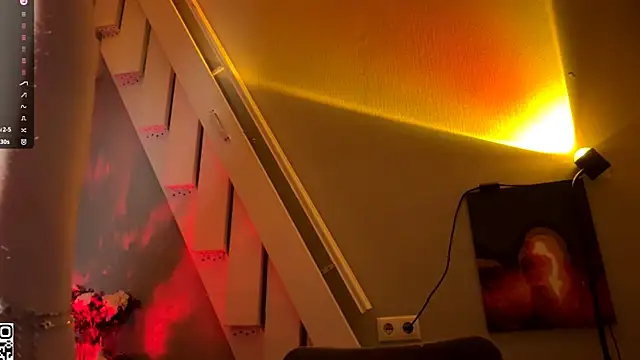 DorothyJones online show from April 16, 2026, 9:39 pm