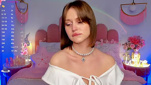 MariLew online show from April 18, 2026, 5:32 am