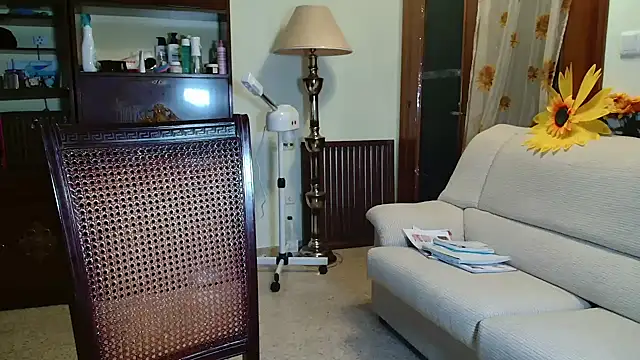 aquamarine hot online show from April 15, 2026, 6:01 pm