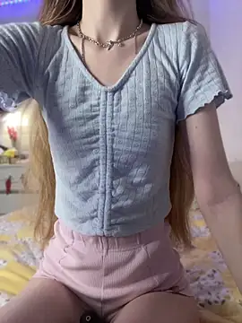 AvaTayloor online show from April 12, 2026, 1:25 pm