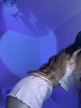 AvaTayloor online show from April 16, 2026, 1:56 pm