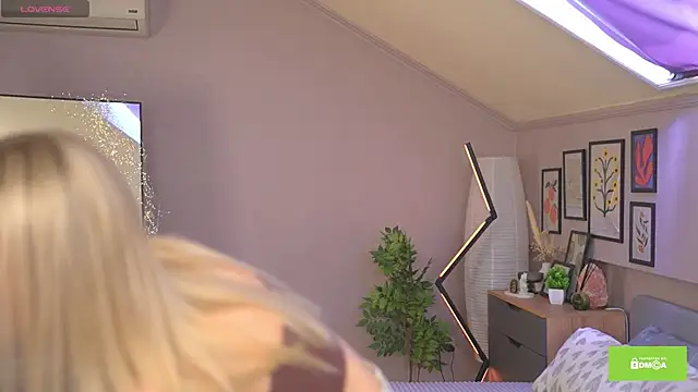 Sweety Becky online show from April 14, 2026, 8:19 am