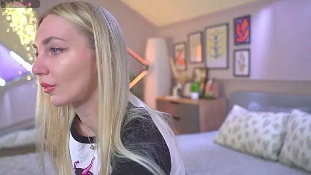 Sweety Becky online show from April 13, 2026, 8:07 am