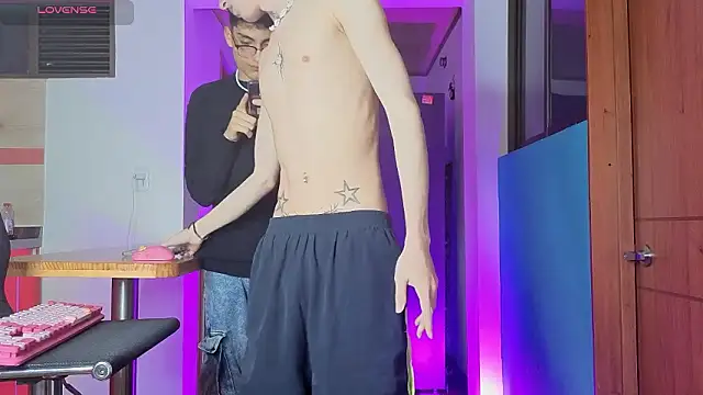 Nathan twink online show from March 29, 2026, 6:37 am