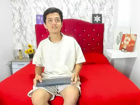 Alejandra and James  online show from April 13, 2026, 4:16 am