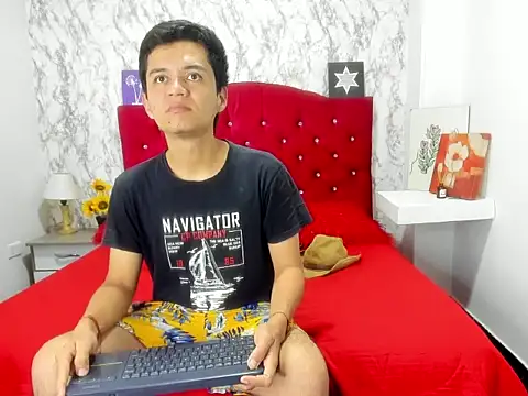 Alejandra and James  online show from April 14, 2026, 11:15 am