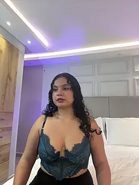 ShanonFox oficial online show from April 7, 2026, 9:16 pm