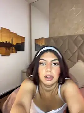 Cinthia Cortes online show from March 27, 2026, 8:10 pm