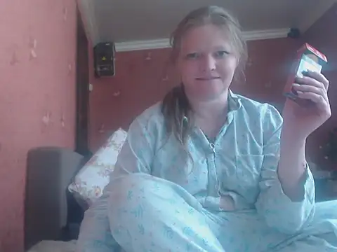 Snapshot of CharleyReid chatting on May 16, 2026, 12:15 pm CharleyReid online show from May 16, 2026, 12:15 pm